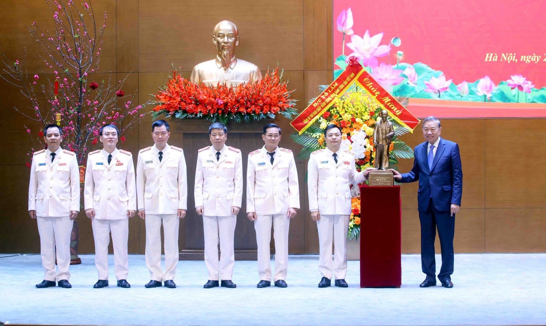 Tổng Bí thư Tô Lâm thăm và chúc Tết cán bộ, chiến sỹ Cục An ninh điều tra