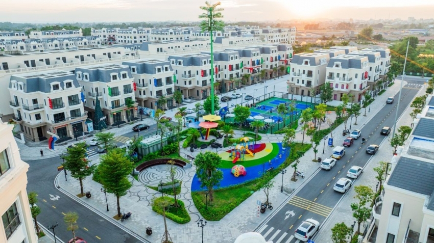 Nhà đầu tư đổ về Móng Cái săn 'thấp tầng hàng hiệu giá ngang chung cư'