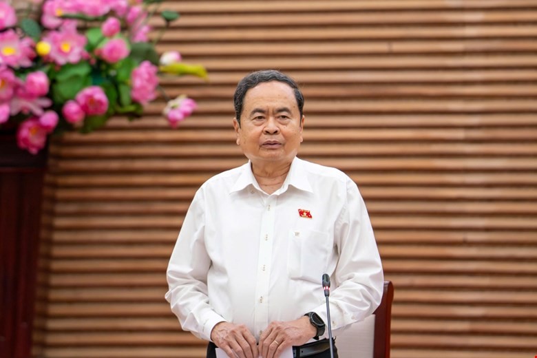 Chủ tịch Quốc hội kiểm tra công tác chuẩn bị bầu cử tại Nghệ An