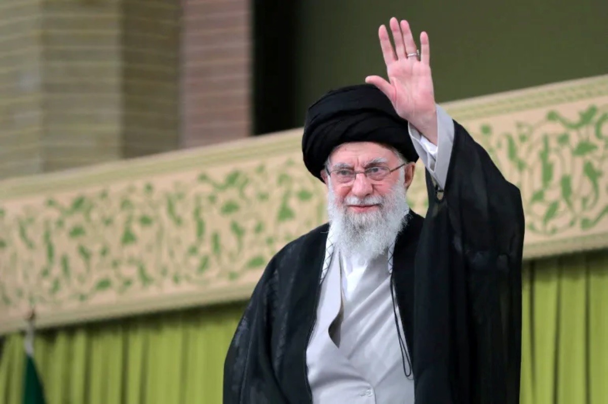 Chân dung ông Ali Khamenei - người định hình Iran hơn ba thập niên