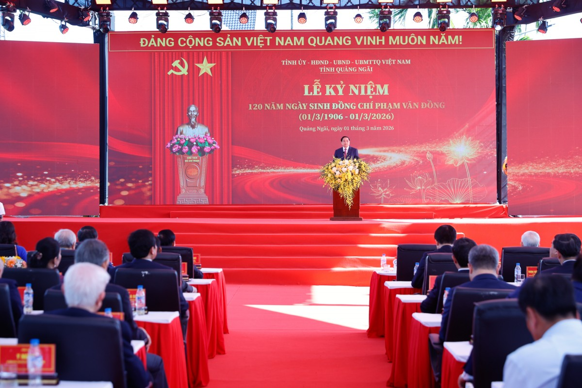 Thủ tướng Phạm Minh Chính và Phó Thủ tướng Thường trực Chính phủ Nguyễn Hòa Bình tới dự Lễ kỷ niệm 120 năm Ngày sinh Thủ tướng Phạm Văn Đồng. Ảnh: VGP.