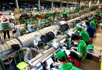 PMI ngành sản xuất Việt Nam bứt phá mạnh trong tháng 2/2026