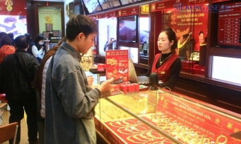 Giá vàng giảm hơn 4 triệu đồng/lượng chỉ sau một phiên