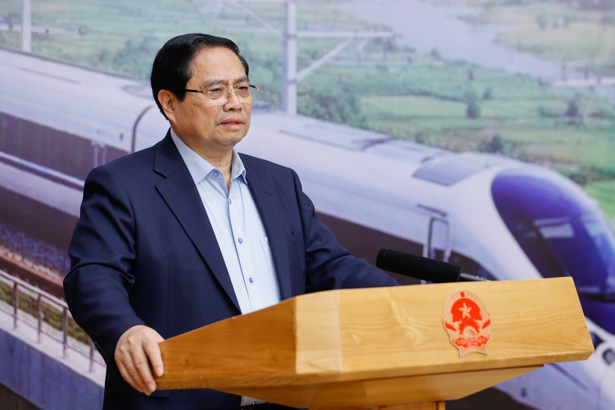 Thủ tướng Phạm Minh Chính chỉ rõ vai trò của đường sắt trong phát triển kinh tế - xã hội, đảm bảo an ninh, quốc phòng. Ảnh: VGP.
