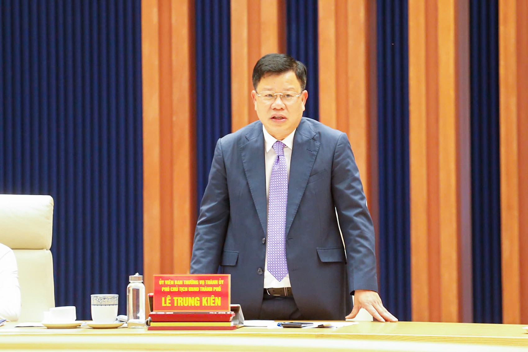 Ông Lê Trung Kiên, Phó Chủ tịch UBND thành phố Hải Phòng phát biểu tại hội nghị. Ảnh: Nguyễn Hạnh.