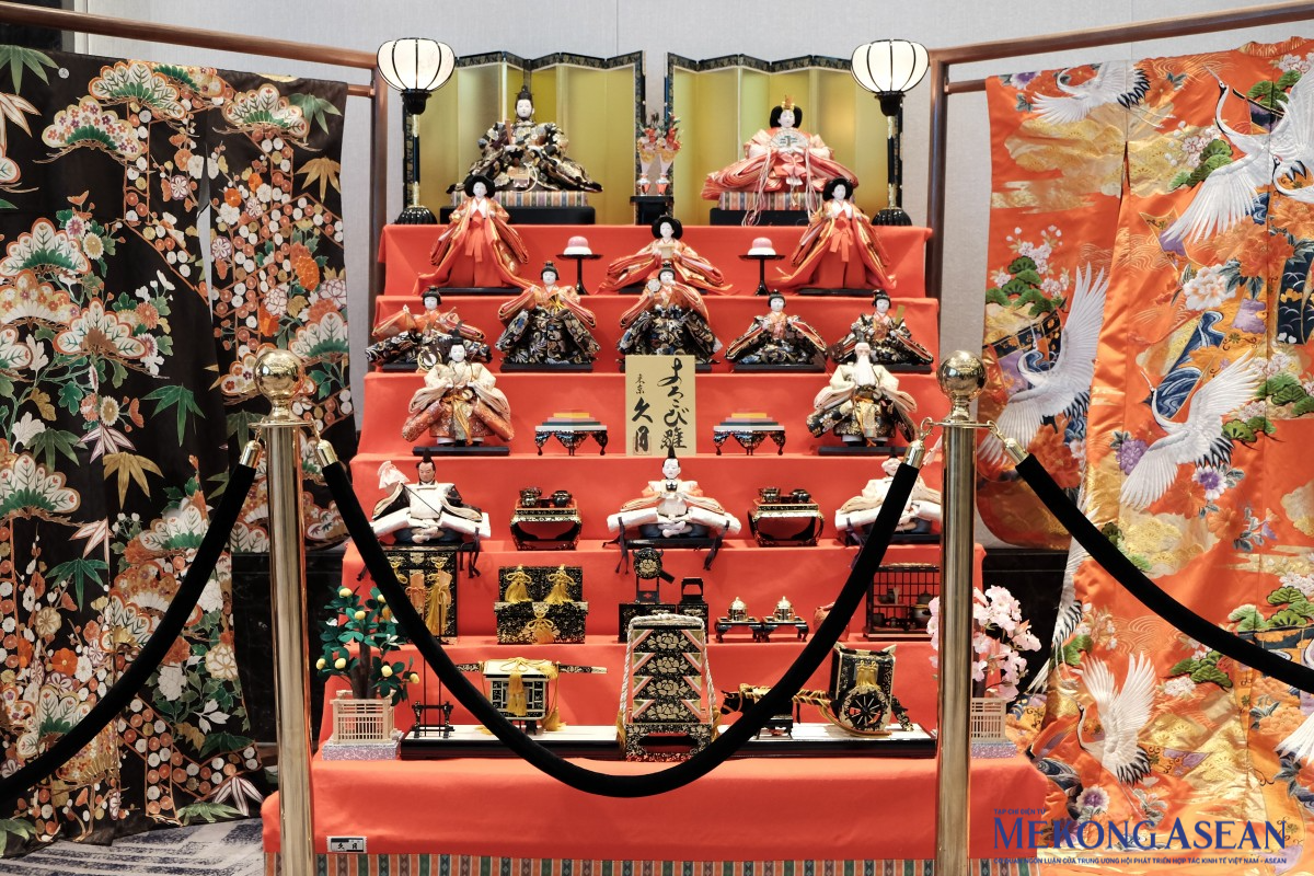 Gian trưng bày búp bê truyền thống của Nhật Bản nhân dịp Lễ Hina Matsuri – lễ hội búp bê Nhật Bản 3/3. Ảnh: Tùng Dương/Mekong ASEAN