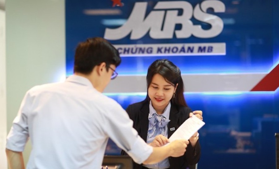 Kỳ vọng VN-Index lên 2.300 điểm, MBS đặt mục tiêu 'xô đổ' kỷ lục