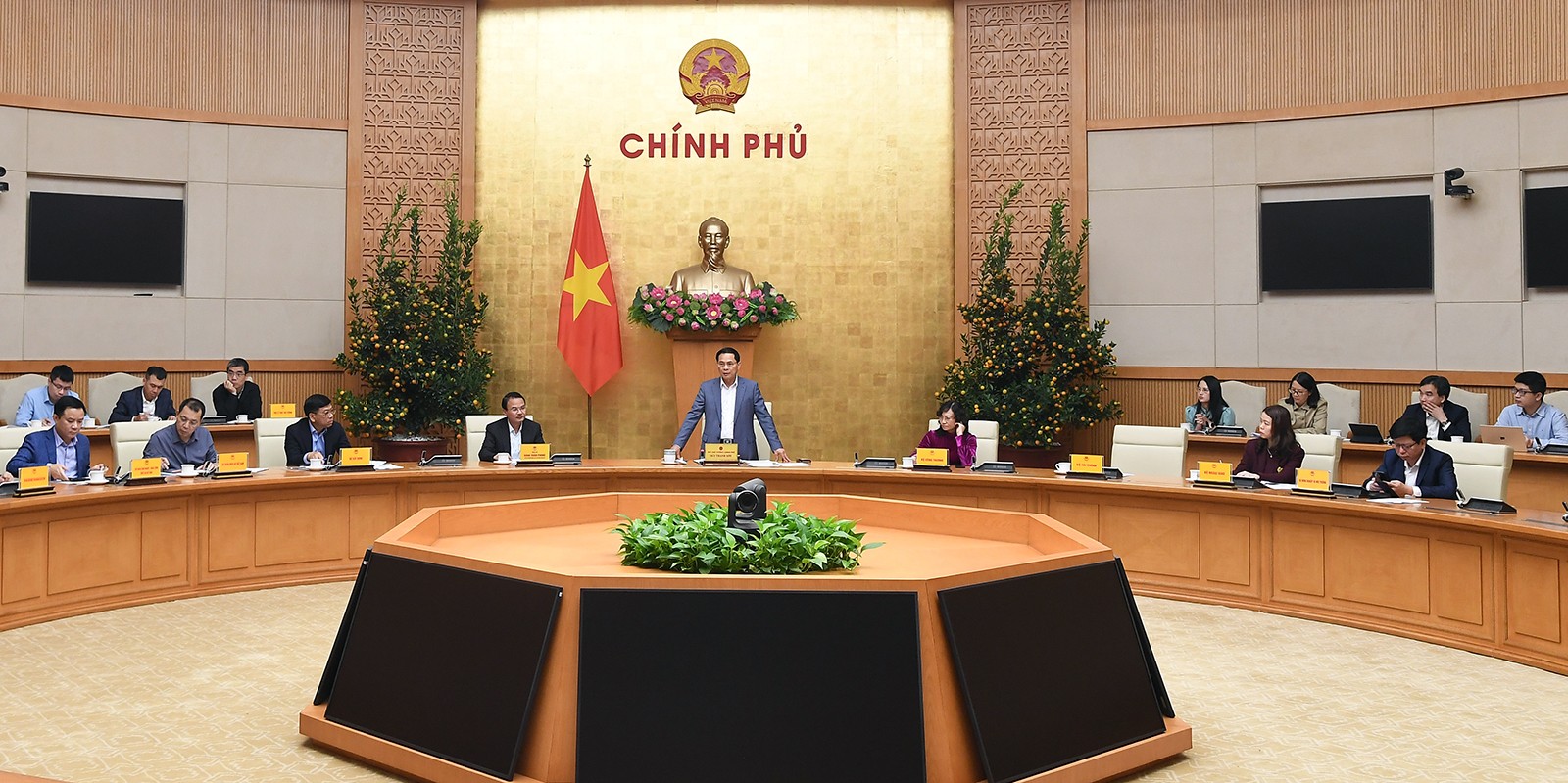 Phó Thủ tướng: 'Không để bị động về an ninh năng lượng trước tình hình Trung Đông'