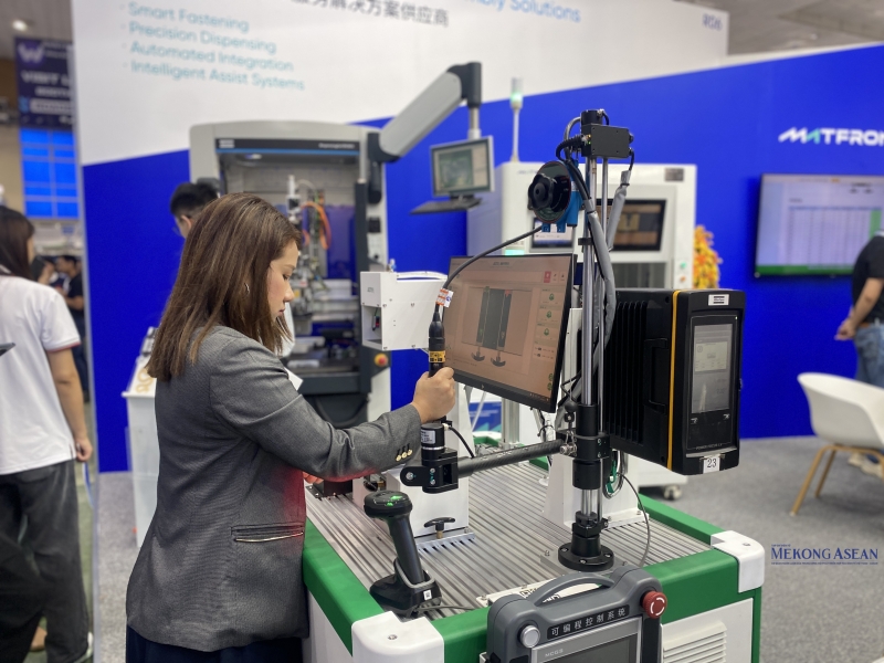 tỷ lệ phụ nữ nắm giữ các vai trò liên quan đến AI vẫn đang giảm, trong khi đây là những vị trí quan trọng dẫn tới các vị trí lãnh đạo trong tương lai. 