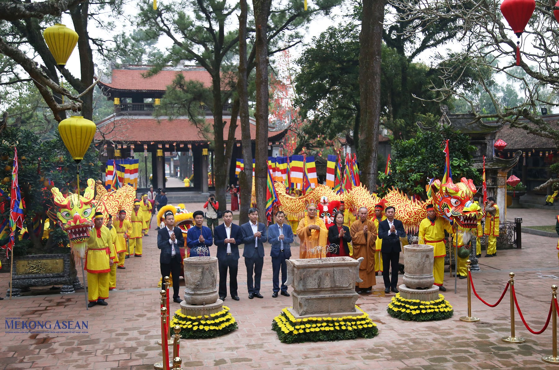 Trang trọng nghi lễ rước nước lễ hội mùa xuân Côn Sơn - Kiếp Bạc ở Hải Phòng