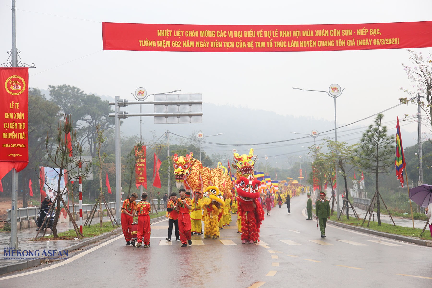 Trang trọng nghi lễ rước nước lễ hội mùa xuân Côn Sơn - Kiếp Bạc ở Hải Phòng