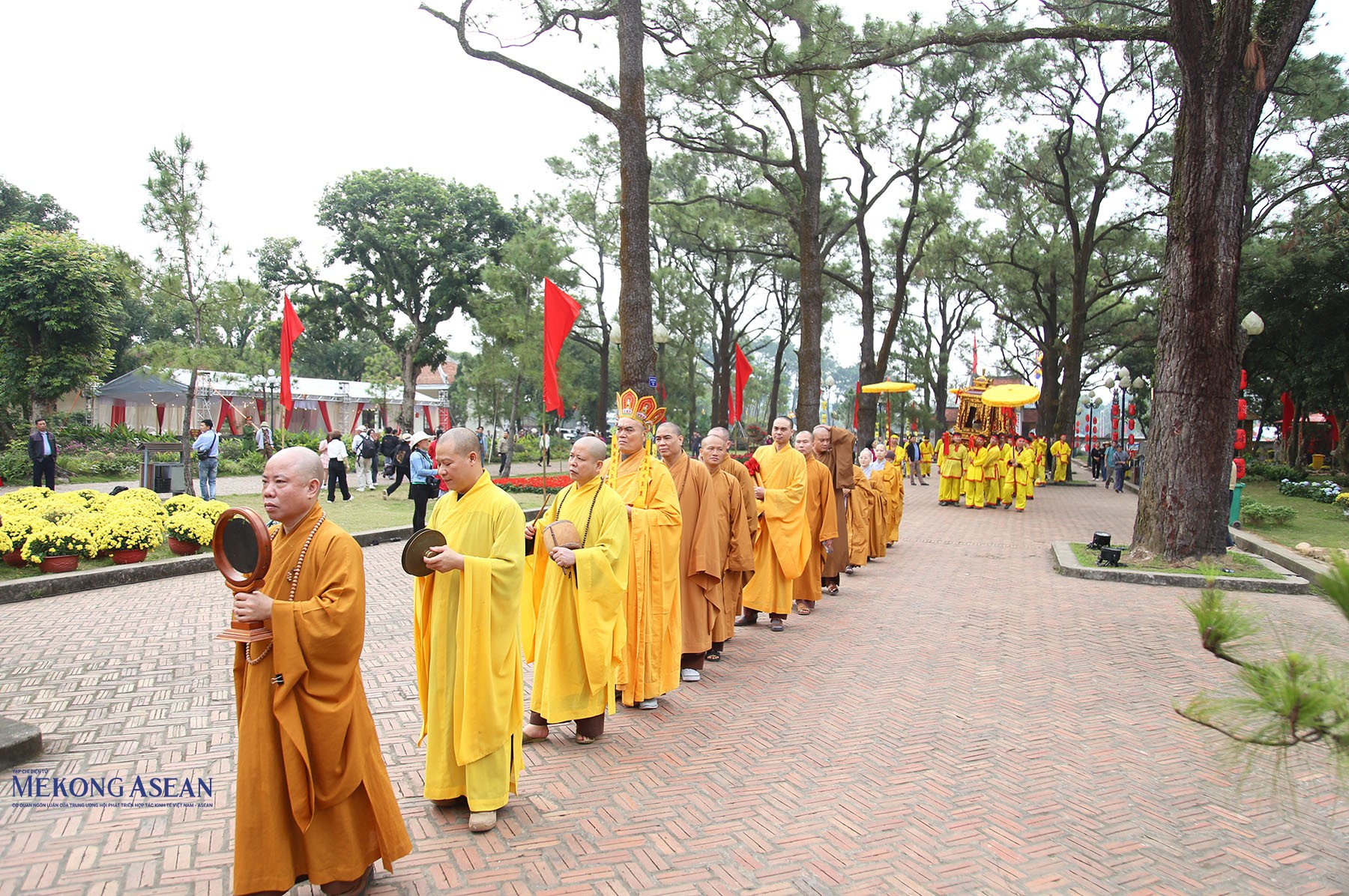 Trang trọng nghi lễ rước nước lễ hội mùa xuân Côn Sơn - Kiếp Bạc ở Hải Phòng