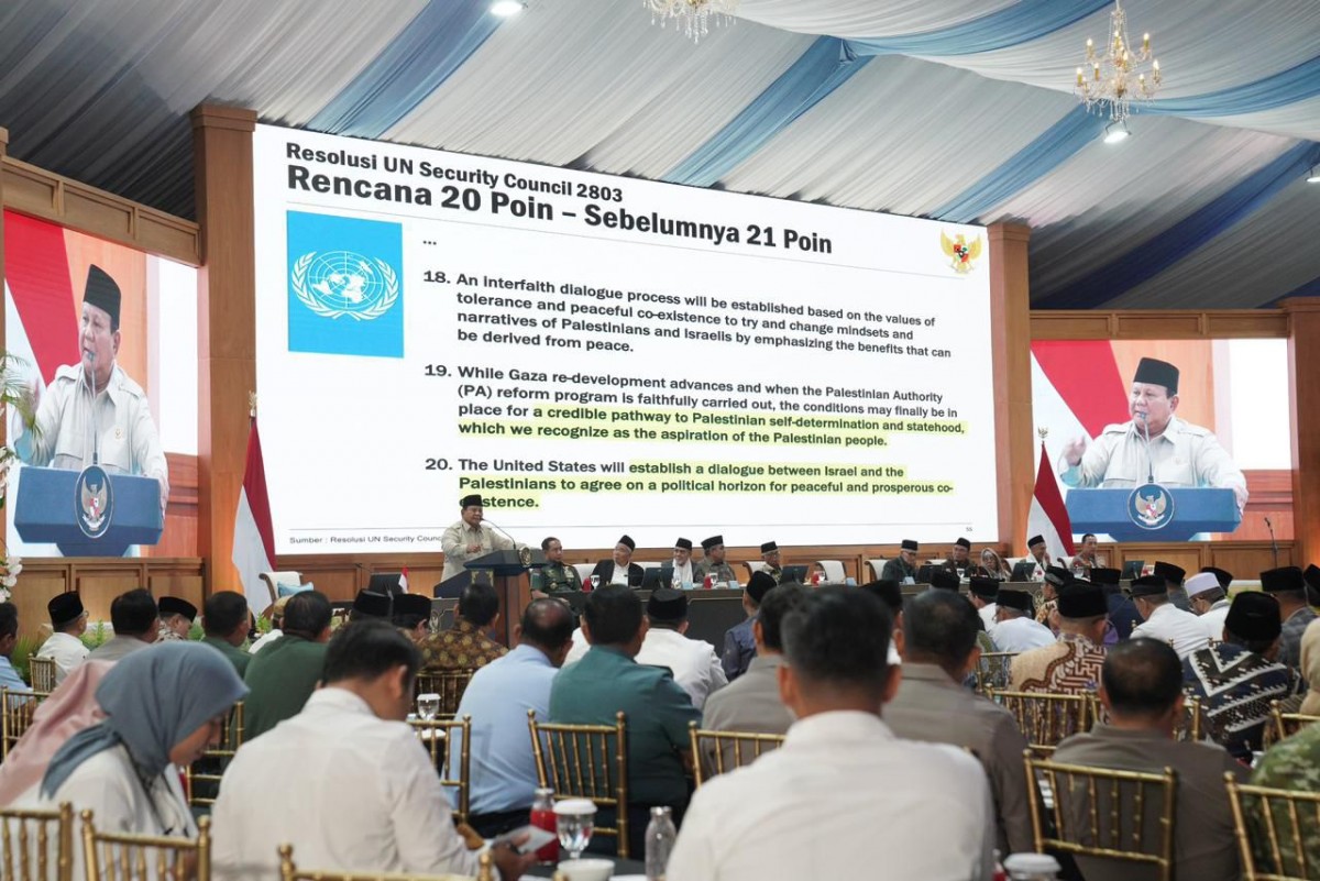 Ông Prabowo Subianto chia sẻ về Hội đồng Hòa bình trong cuộc gặp với hơn 160 giáo sĩ và học giả Hồi giáo tại Phủ Tổng thống Indonesia. Ảnh: Facebook/@Prabowo Subianto