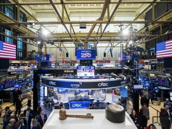 Giá dầu đảo chiều, chứng khoán Mỹ lội ngược dòng tăng điểm cuối phiên