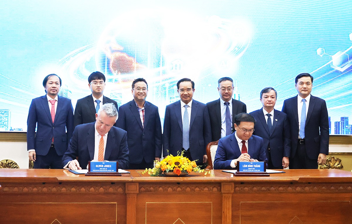 Lãnh đạo Thành phố chứng kiến Lễ ký kết Biên bản ghi nhớ hợp tác giữa Sở Khoa học và Công nghệ với Accelerated Infrastructure Capital (AIC)