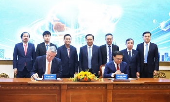 TP HCM ký kết hợp tác phát triển trung tâm dữ liệu AI hơn 2 tỷ USD