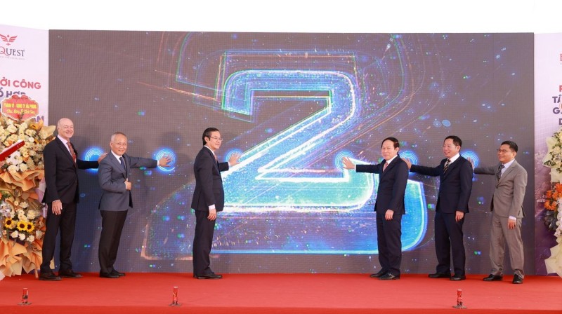 Các đại biểu dự Lễ khởi công Tổ hợp Giáo dục Bắc Sông Cấm 