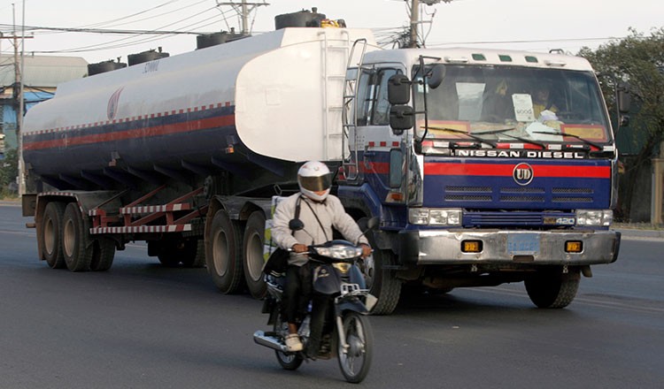 Nhập khẩu nhiên liệu của Campuchia giảm gần 8% trong 2 tháng