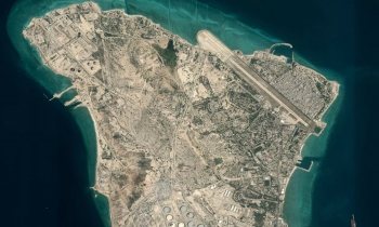 Ông Trump: Mỹ không kích quy mô lớn vào 'viên ngọc quý' của Iran