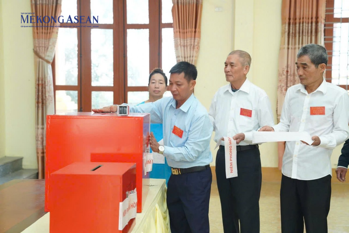Không khí ngày bầu cử rộn ràng ở nhiều địa phương Không khí ngày bầu cử rộn ràng ở nhiều địa phương