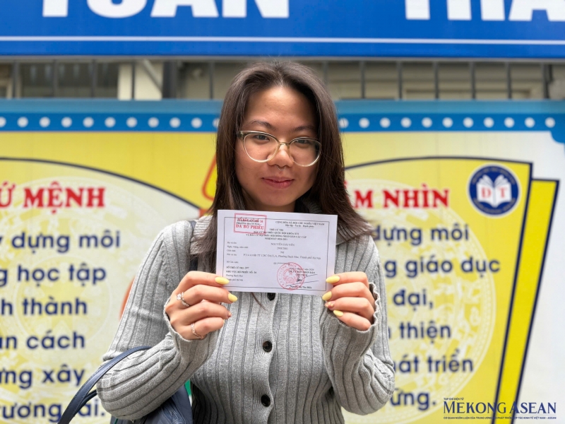 Lần đầu cầm lá phiếu bầu cử sau nhiều năm du học