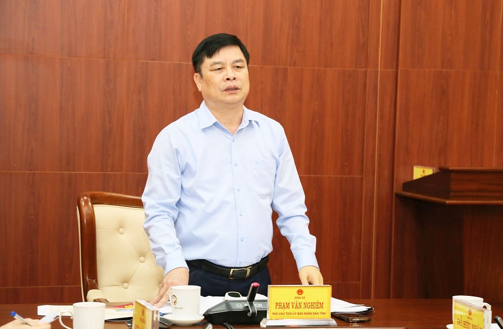 Ông Phạm Văn Nghiêm, Phó Chủ tịch UBND tỉnh Hưng Yên chủ trì cuộc họp. Ảnh: Tất Đạt.