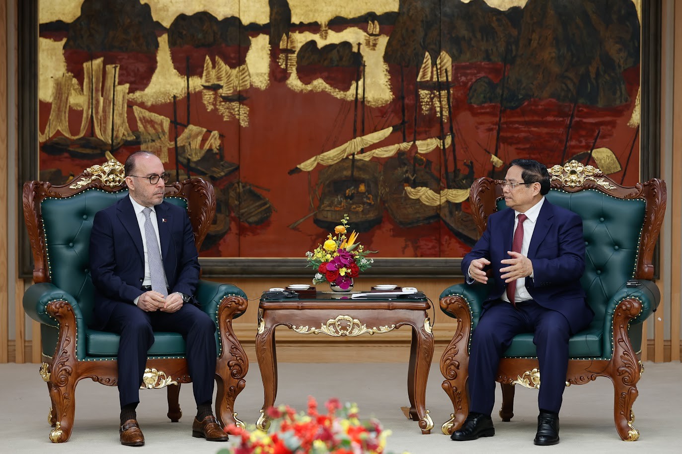 Thủ tướng đề nghị UAE cung cấp dầu khí cho Việt Nam an toàn, đúng hạn