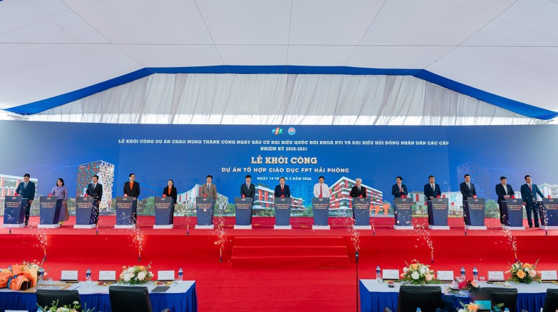 Các đại biểu thực hiện Nghi thức khởi công Tổ hợp giáo dục FPT Hải Phòng