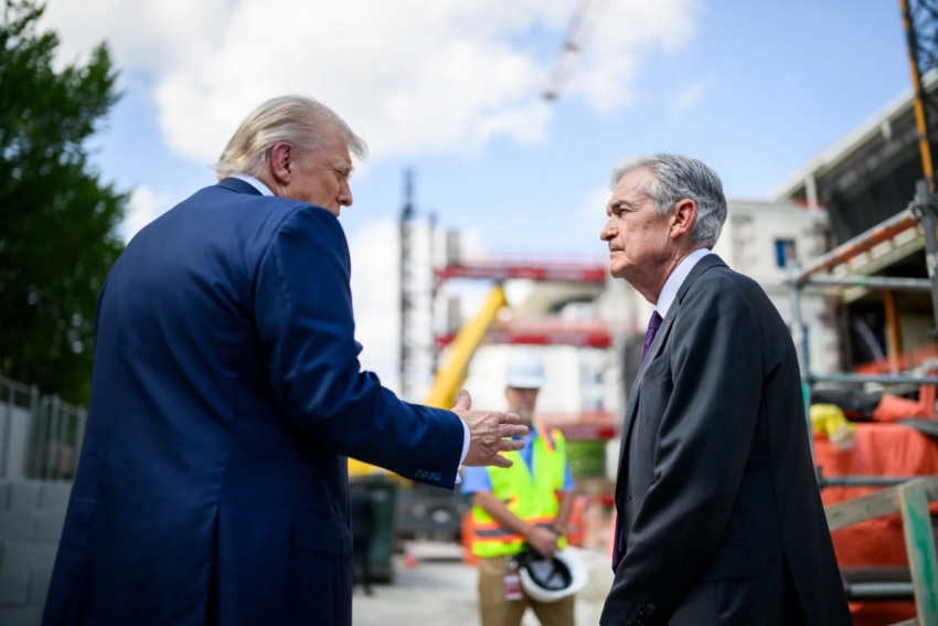 Ông Trump chỉ trích Chủ tịch Fed ‘cứng đầu’ vì không hạ lãi suất
