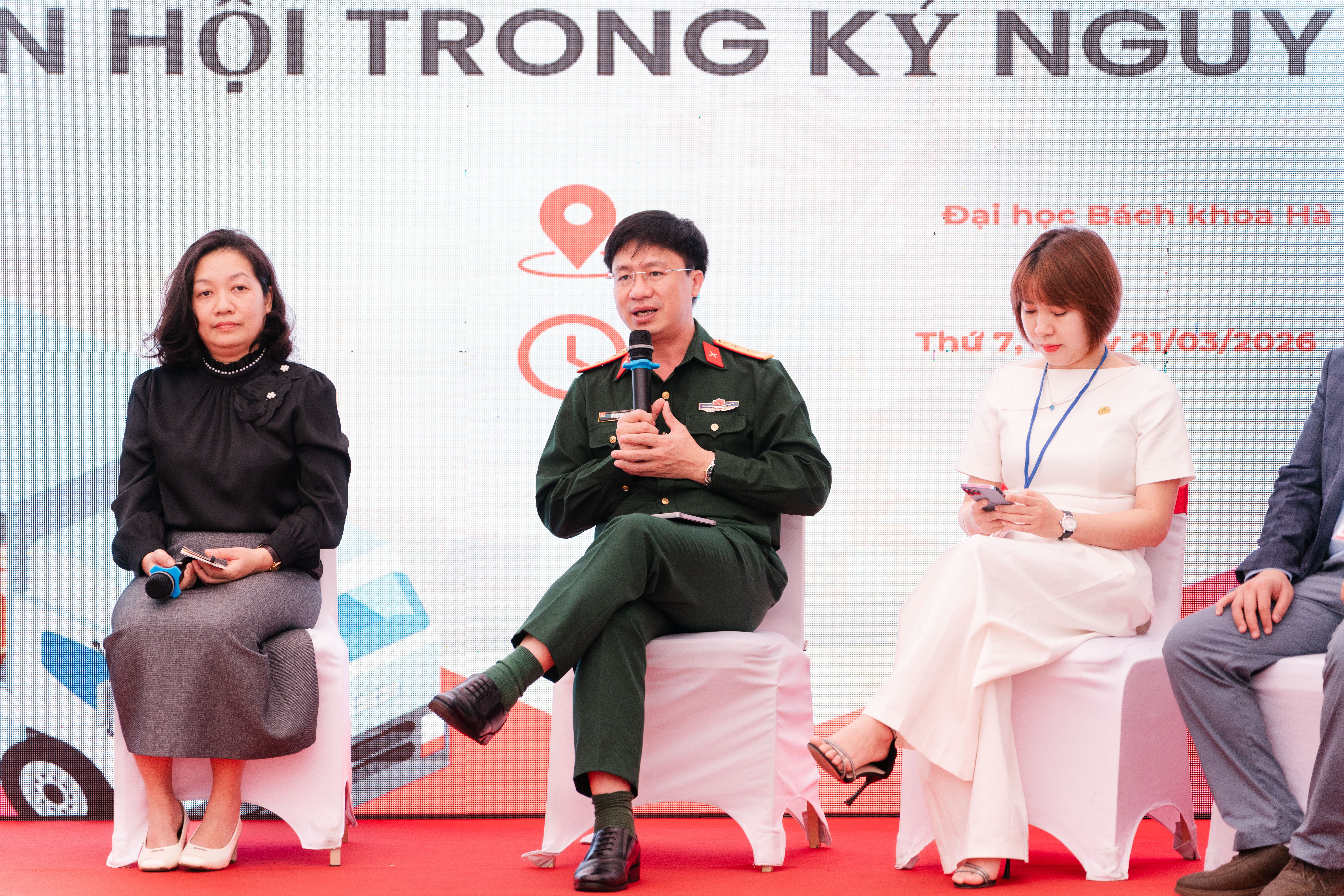 Hàng nghìn sinh viên Hà Nội 'săn' cơ hội việc làm tại VALOMA LOGFAIR 2026