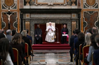 Giáo hoàng kêu gọi ngừng sử dụng máy bay trong xung đột