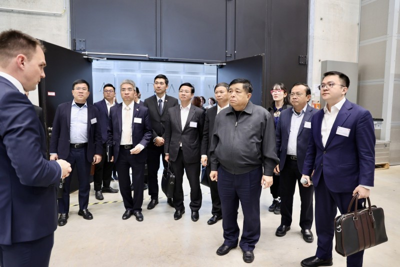 Phó Thủ tướng Chính phủ Nguyễn Chí Dũng làm việc với tập đoàn TRUMPF. Ảnh: VGP.