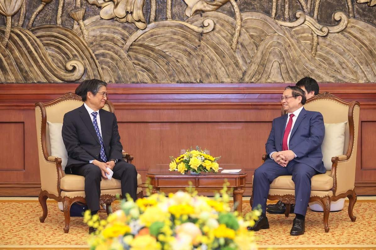 Thủ tướng đề nghị Đại sứ Ito Naoki tiếp tục quan tâm, thúc đẩy hơn nữa các dự án hợp tác đầu tư với Việt Nam, trong đó có tỉnh Thanh Hoá – địa phương có nhiều tiềm năng và dư địa phát triển. Ảnh: VGP. Thủ tướng đề nghị Đại sứ Ito Naoki tiếp tục quan tâm, thúc đẩy hơn nữa các dự án hợp tác đầu tư với Việt Nam, trong đó có tỉnh Thanh Hoá – địa phương có nhiều tiềm năng và dư địa phát triển. Ảnh: VGP.