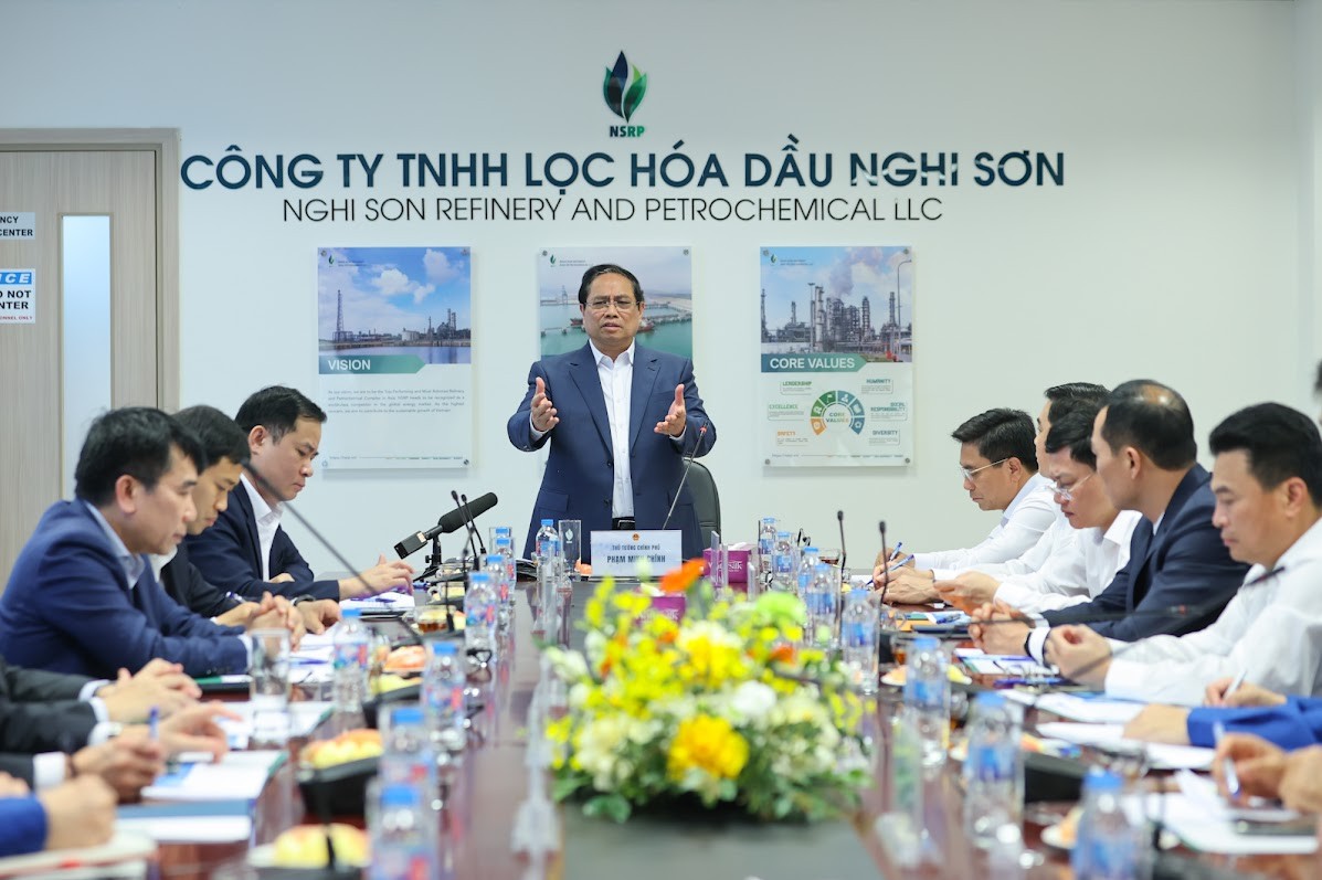 Thủ tướng Phạm Minh Chính đã tới làm việc tại Nhà máy Lọc hóa dầu Nghi Sơn