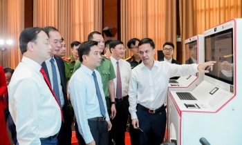 Thanh Hóa ra mắt kiosk hành chính thông minh, cấp bản sao trong vài phút