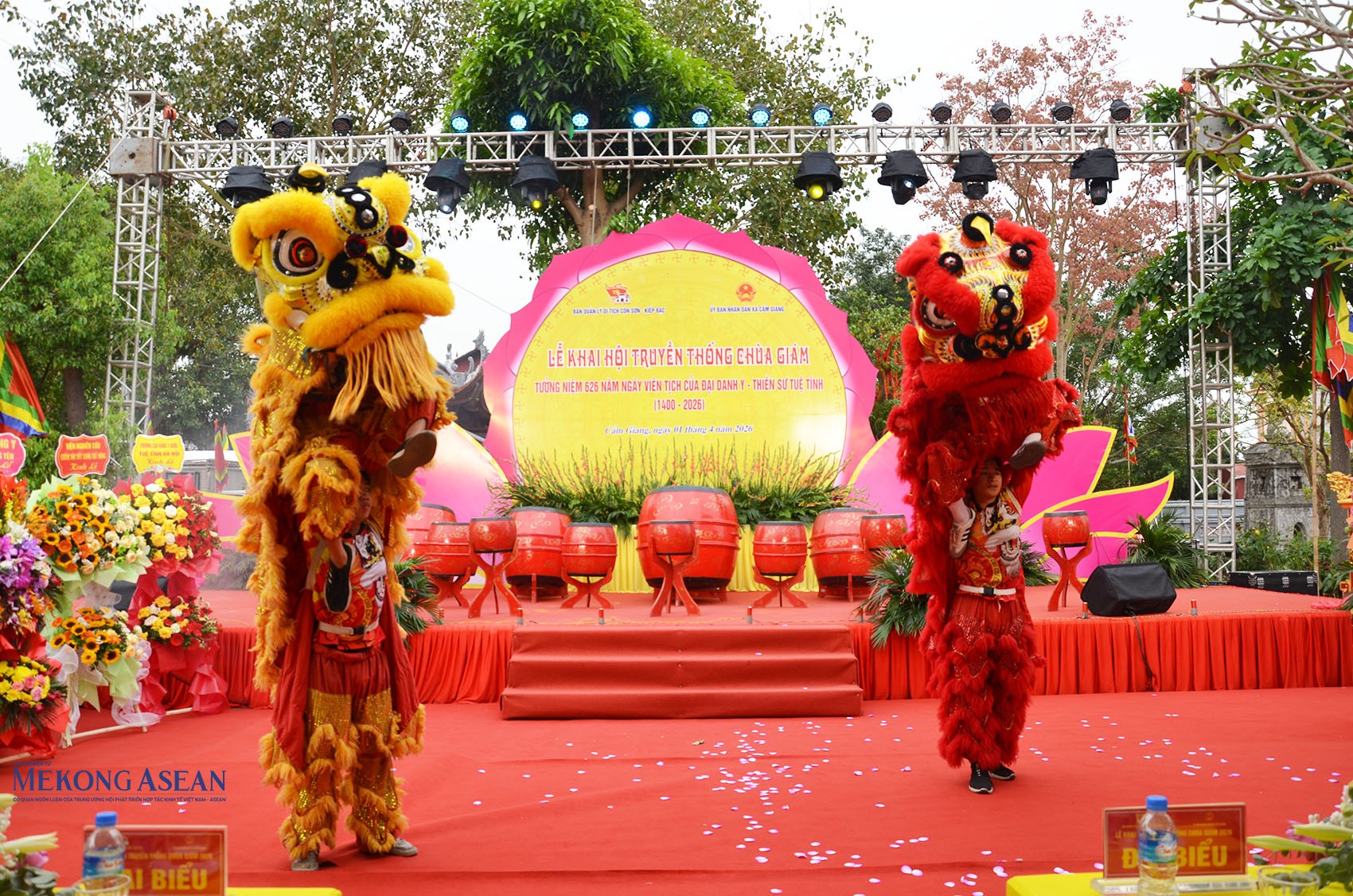 Tiết mục múa lân tại lễ khai hội. Ảnh: Mekong ASEAN.