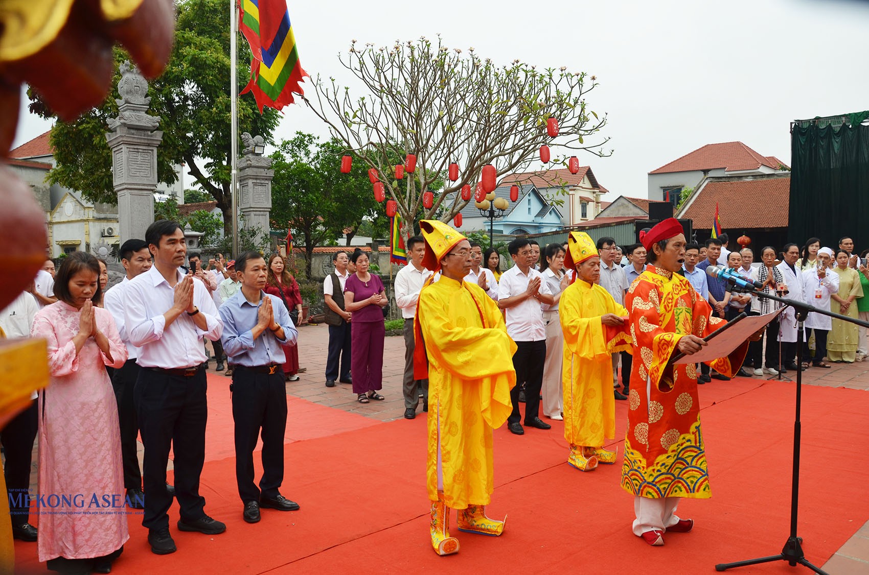Đọc văn tế tri ân công lao đại danh y, thiền sư Tuệ Tĩnh. Ảnh: Mekong ASEAN.