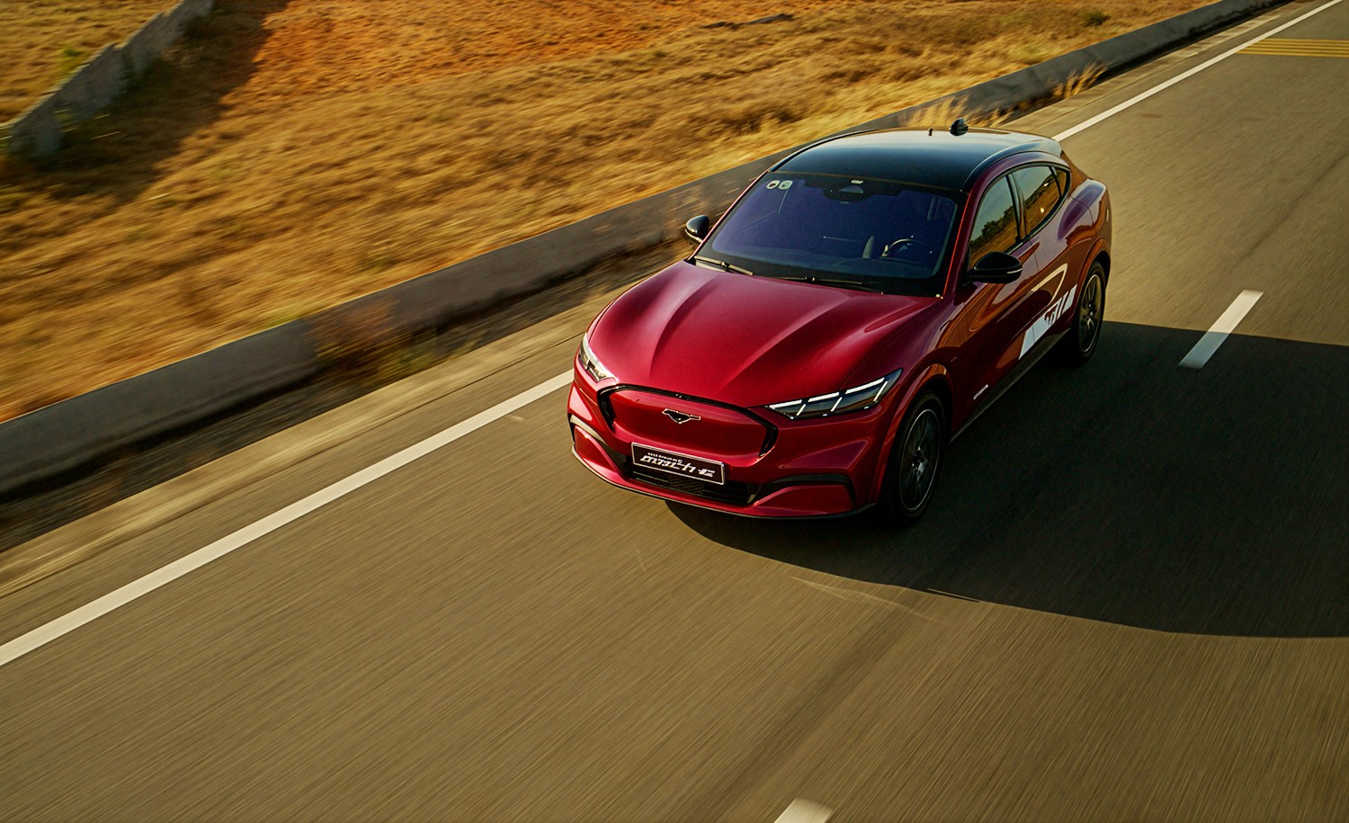 Ford Việt Nam công bố mức giá mới để Mustang Mach-E đến gần với khách hàng Việt Nam hơn, bắt đầu từ ngày 1/4/2026 là 1,699 tỷ đồng (đã bao gồm VAT).