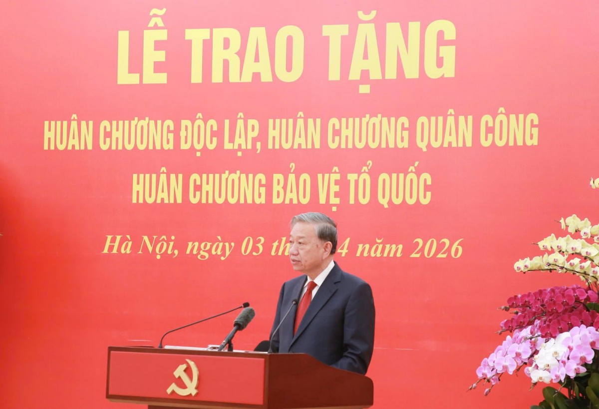 Chủ tịch nước, Thủ tướng và nhiều vị lãnh đạo được tặng Huân chương cao quý