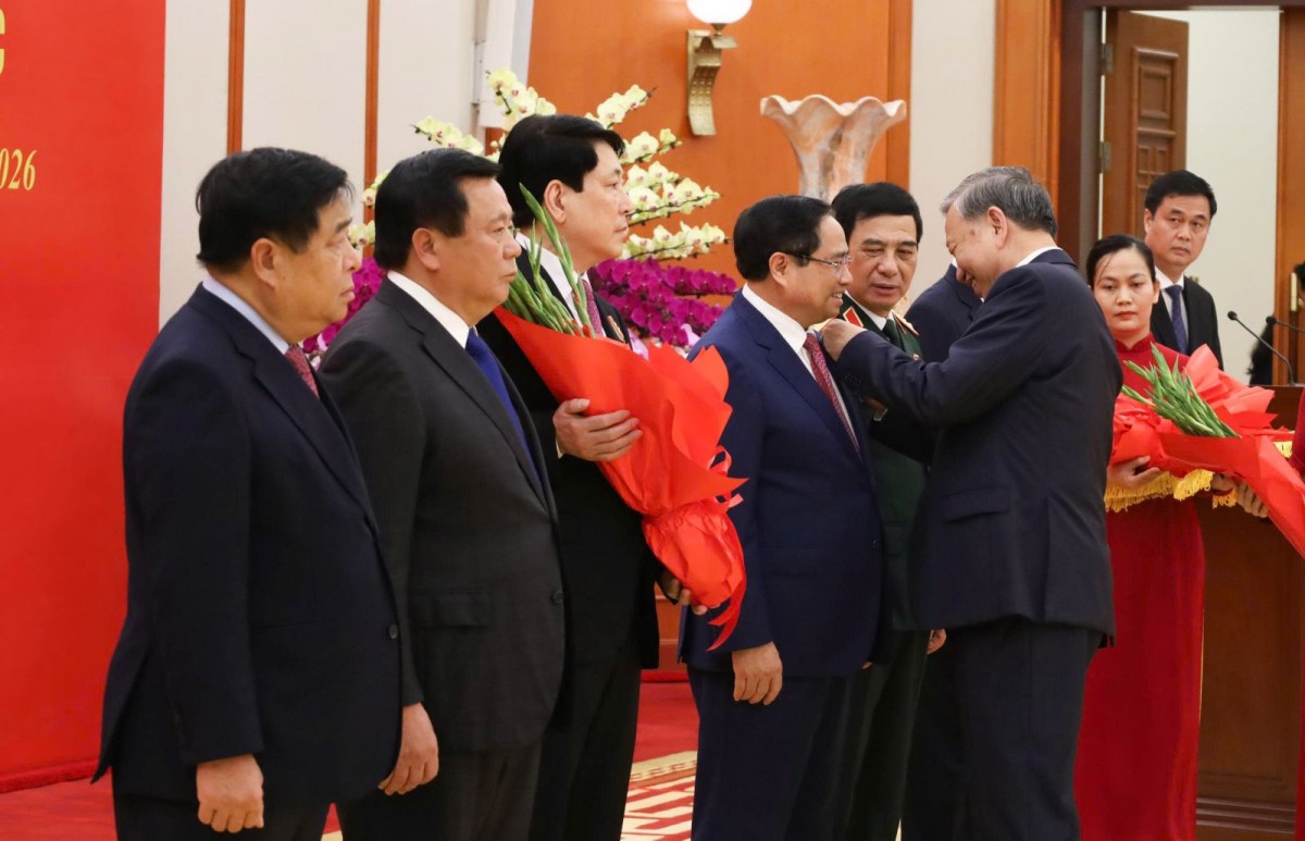 Chủ tịch nước, Thủ tướng và nhiều vị lãnh đạo được tặng Huân chương cao quý