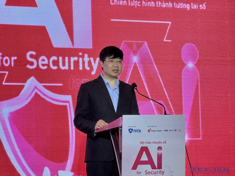 TS. Nguyễn Hồng Quân, Phó Cục trưởng Cục An ninh mạng và phòng, chống tội phạm sử dụng công nghệ cao phát biểu tại hội thảo Đang diễn ra hội thảo về bảo mật trong kỷ nguyên AI