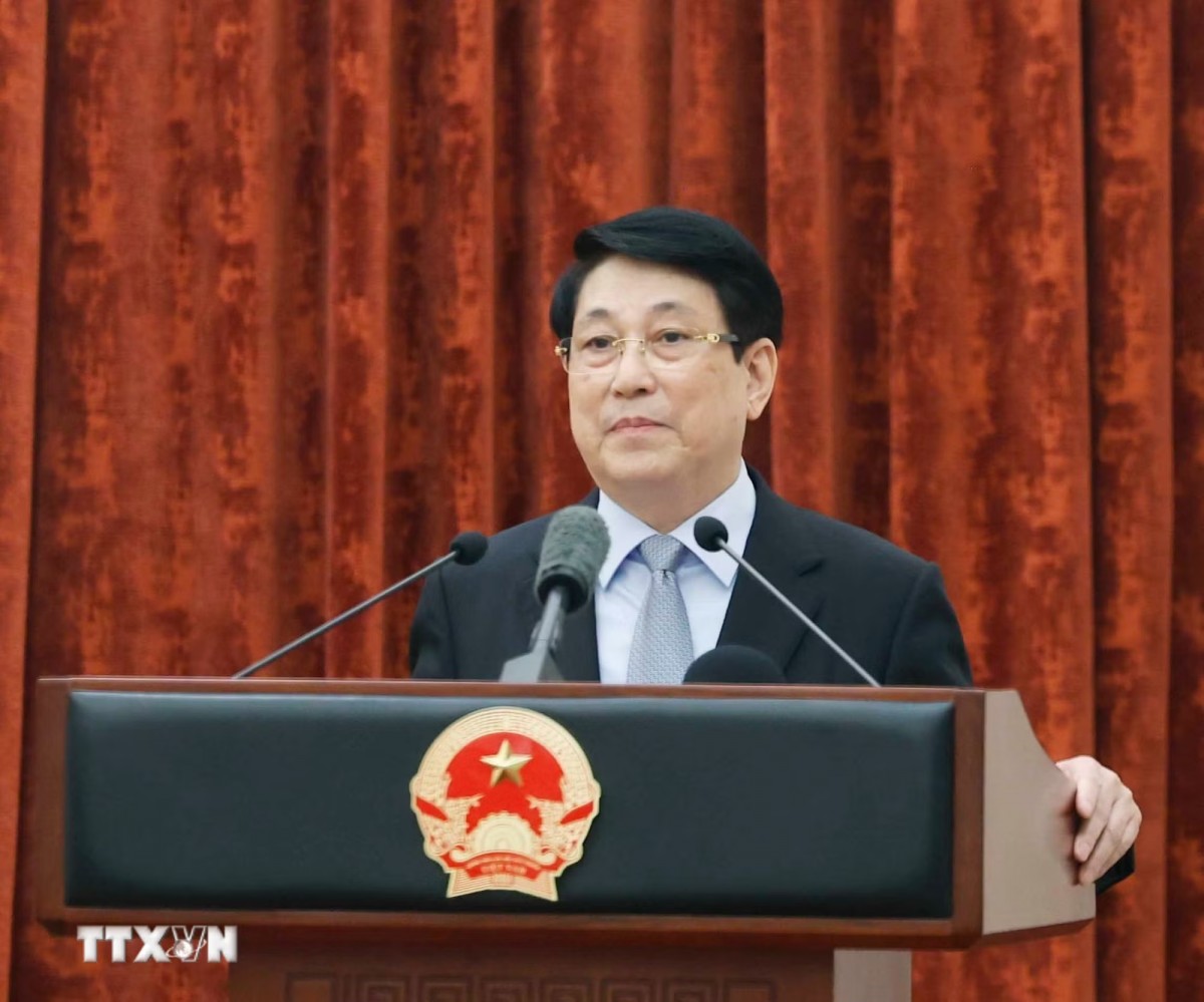 Nguyên Chủ tịch nước Lương Cường phát biểu tại buổi gặp. Ảnh: TTXVN..