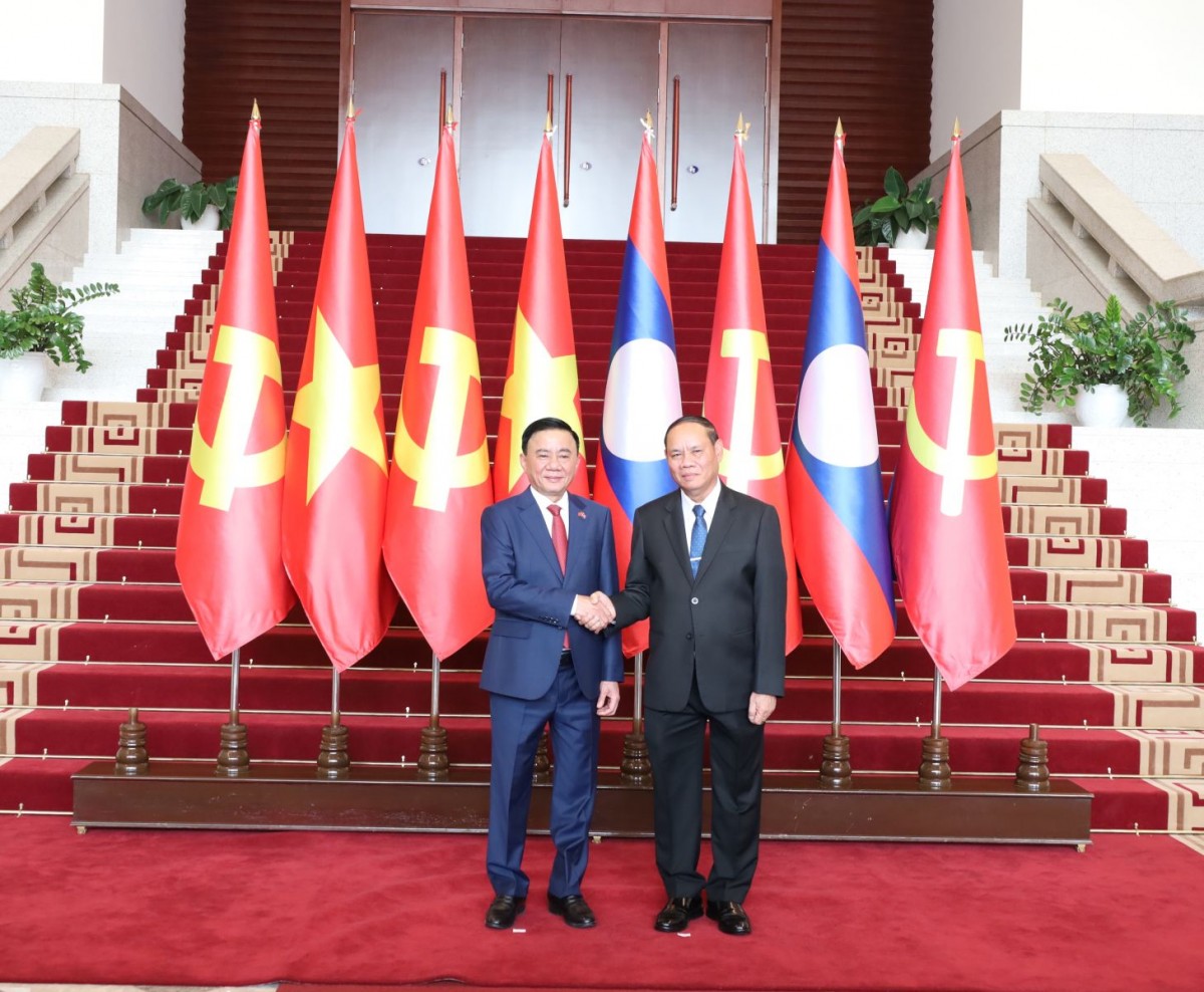 Lễ đón chính thức Thường trực Ban Bí thư Trần Cẩm Tú tại Lào