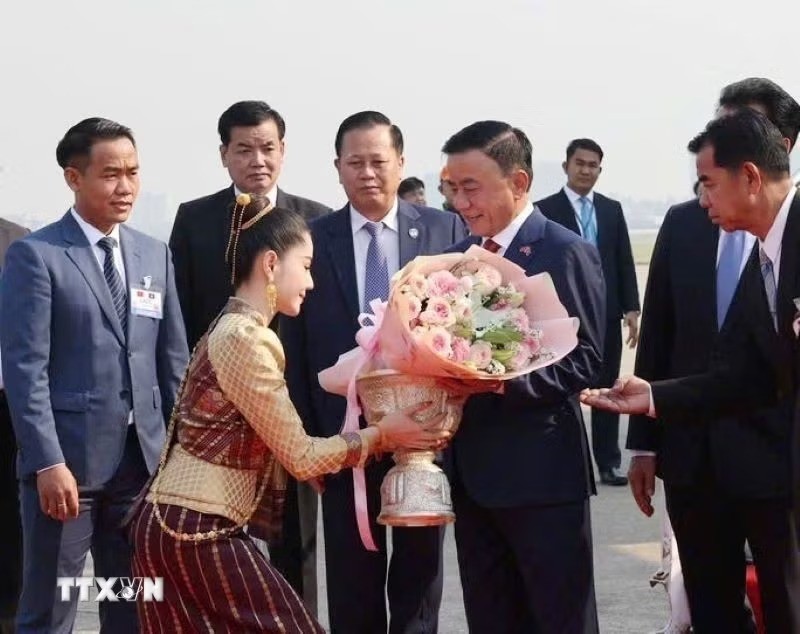Lễ đón chính thức Thường trực Ban Bí thư Trần Cẩm Tú tại Lào