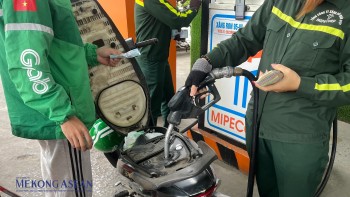 Giá dầu diesel giảm gần 800 đồng/lít