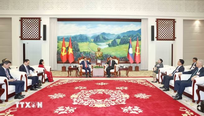 Thường trực Ban Bí thư Trần Cẩm Tú hội kiến Tổng Bí thư, Chủ tịch nước Lào