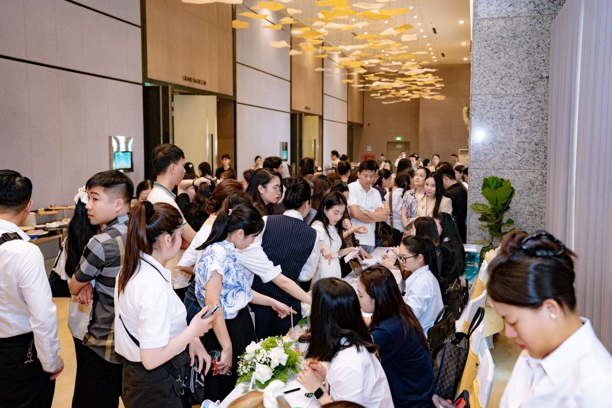 Trao chuẩn sống an cư quốc tế kèm quà tặng giá trị tại thị trường xứ Thanh