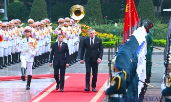 Thủ tướng Lê Minh Hưng chủ trì lễ đón chính thức Thủ tướng Slovakia