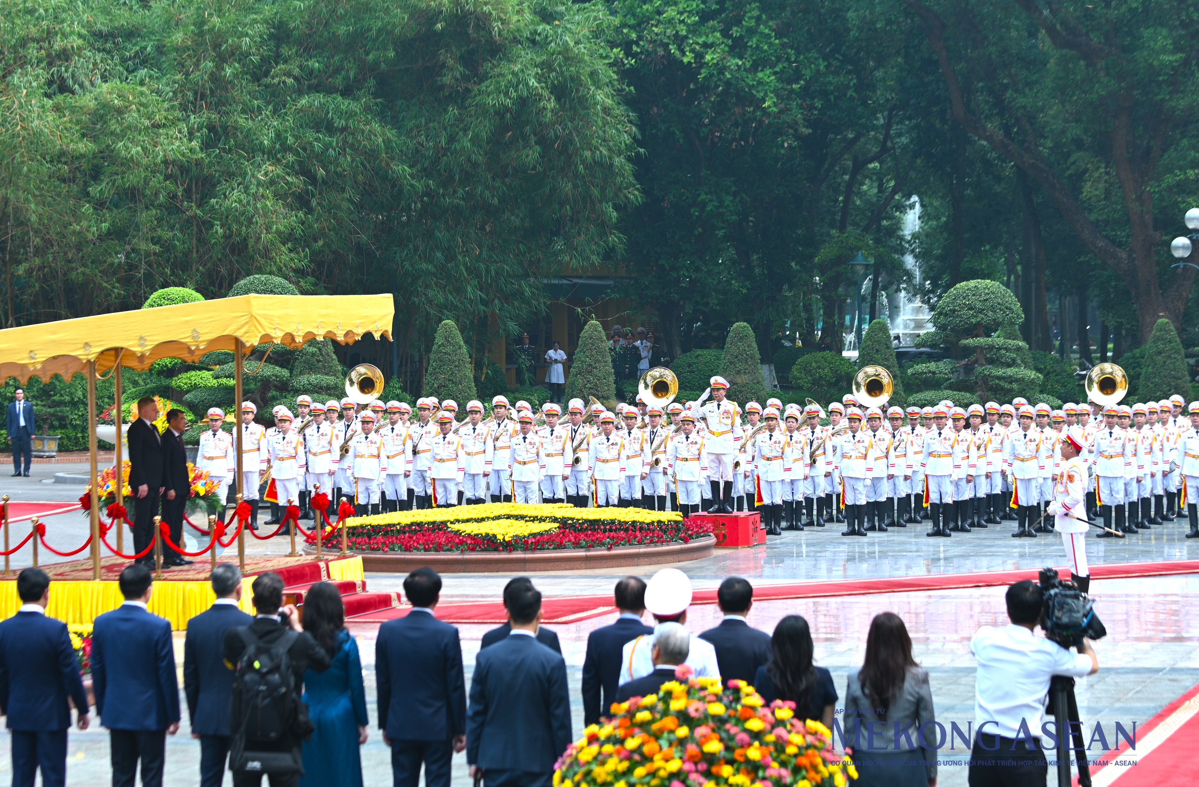 Thủ tướng Lê Minh Hưng chủ trì lễ đón chính thức Thủ tướng Slovakia