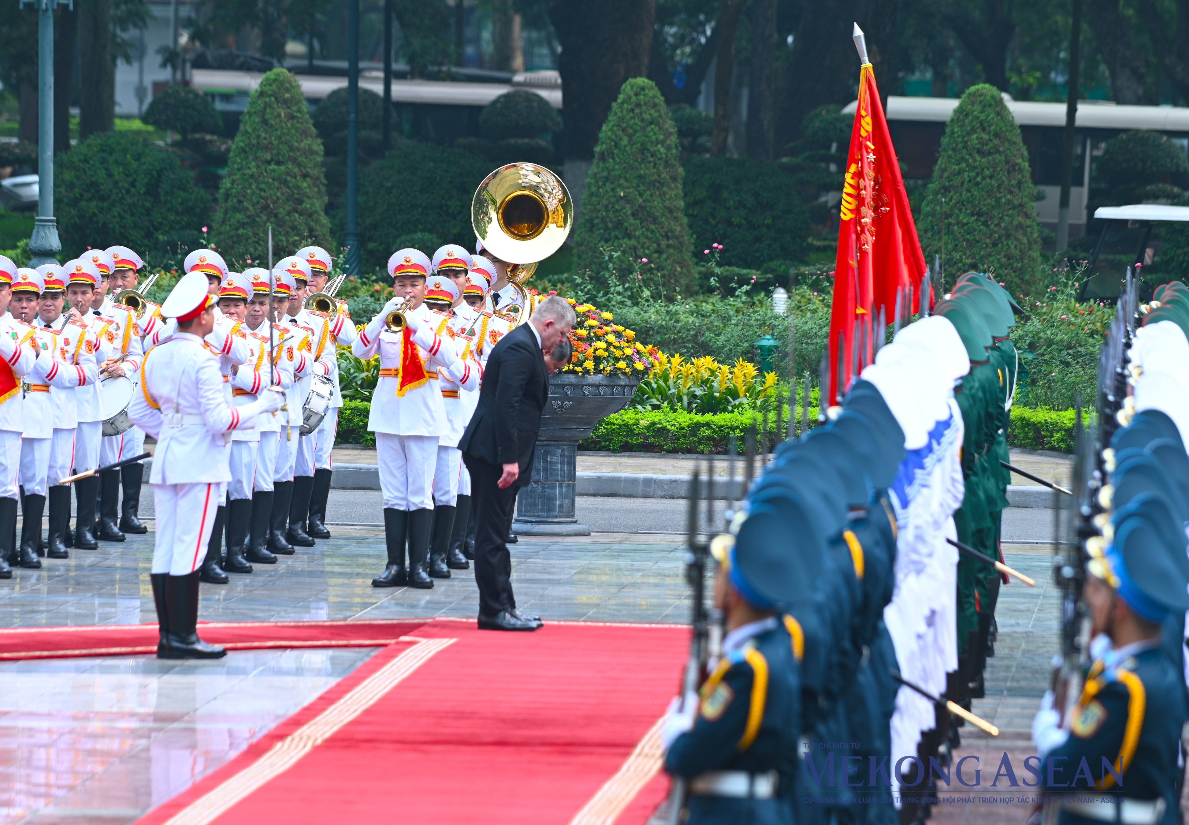 Thủ tướng Lê Minh Hưng chủ trì lễ đón chính thức Thủ tướng Slovakia
